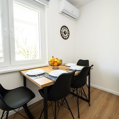 Bright 2Bdr Apartment With Balcony - Free Parking 塞拉耶佛 外观 照片