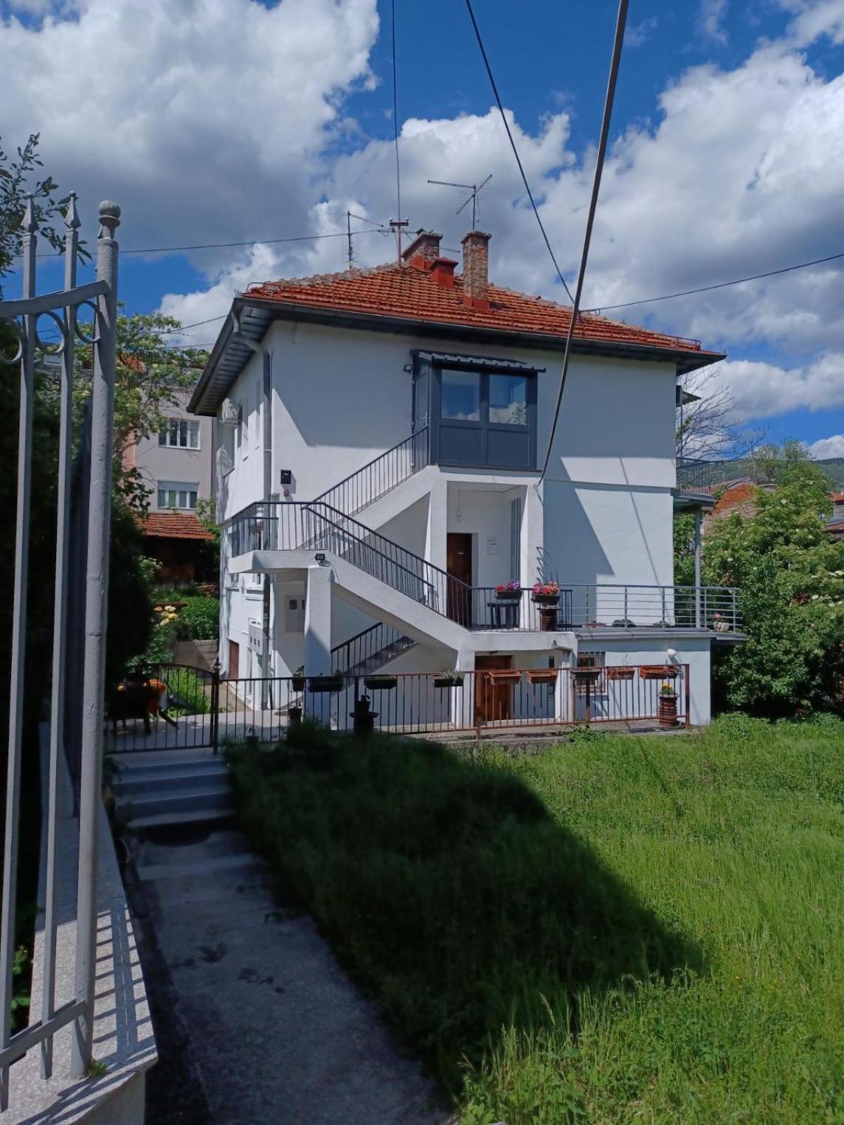 Bright 2Bdr Apartment With Balcony - Free Parking 塞拉耶佛 外观 照片