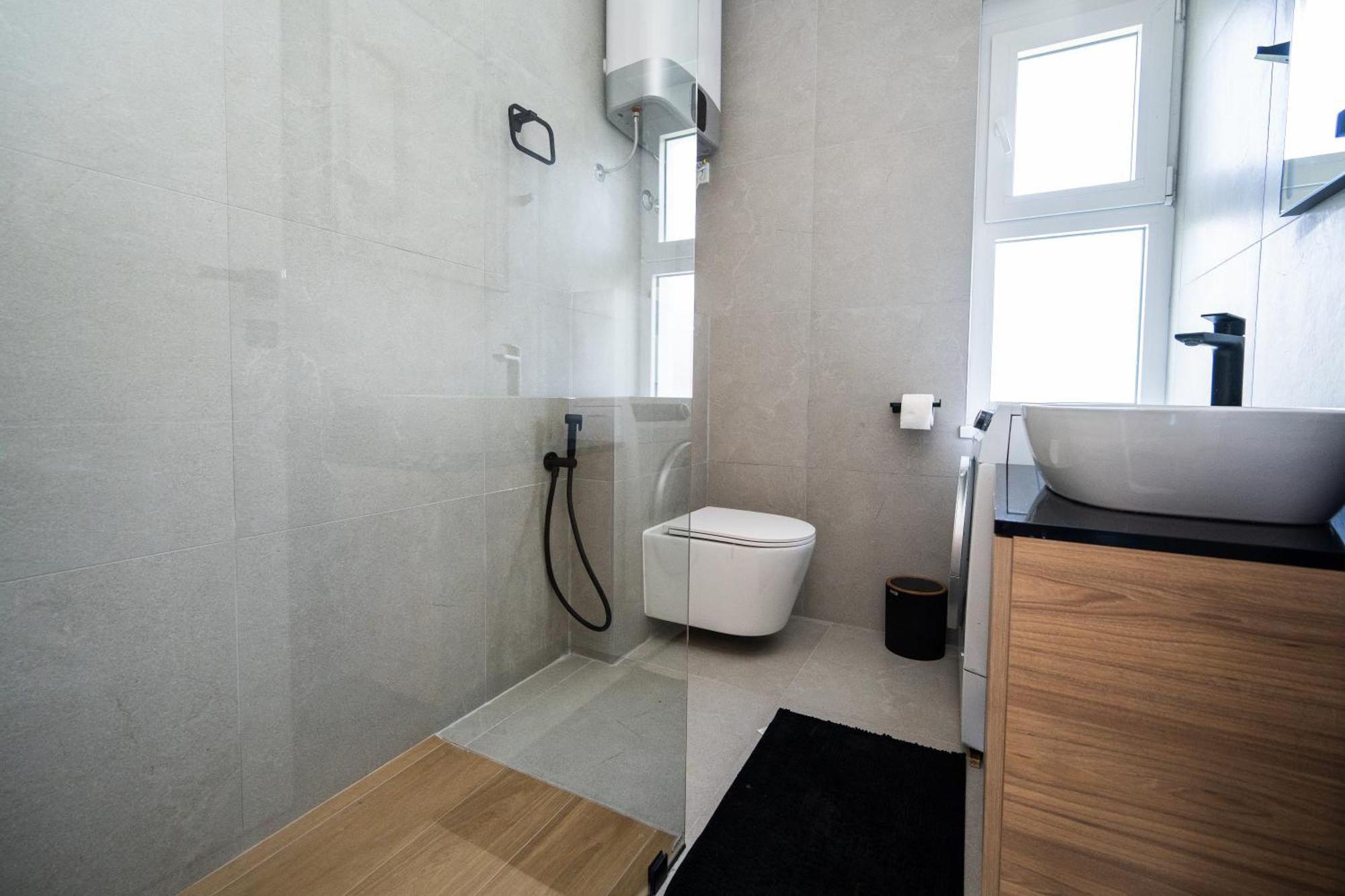 Bright 2Bdr Apartment With Balcony - Free Parking 塞拉耶佛 外观 照片