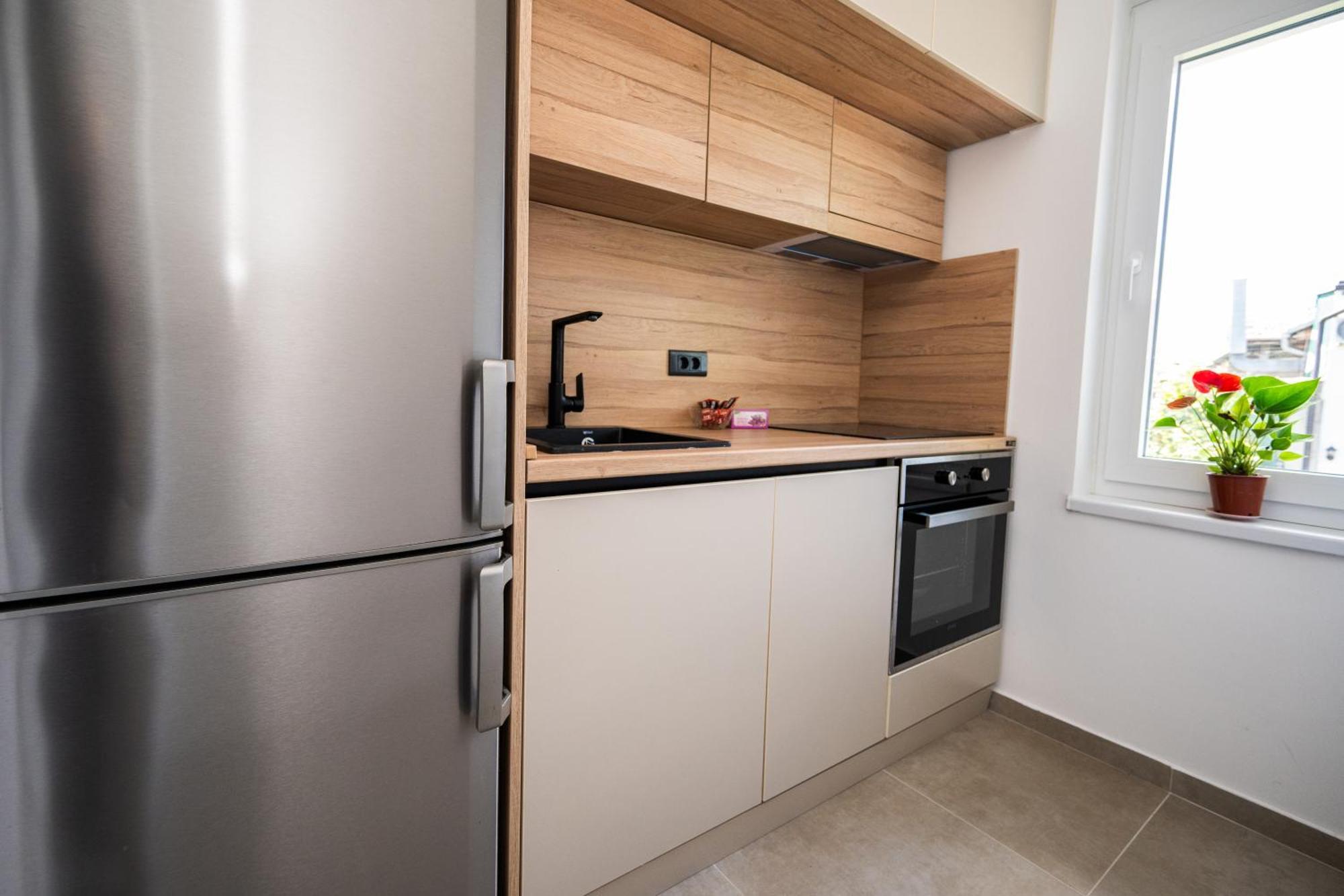 Bright 2Bdr Apartment With Balcony - Free Parking 塞拉耶佛 外观 照片