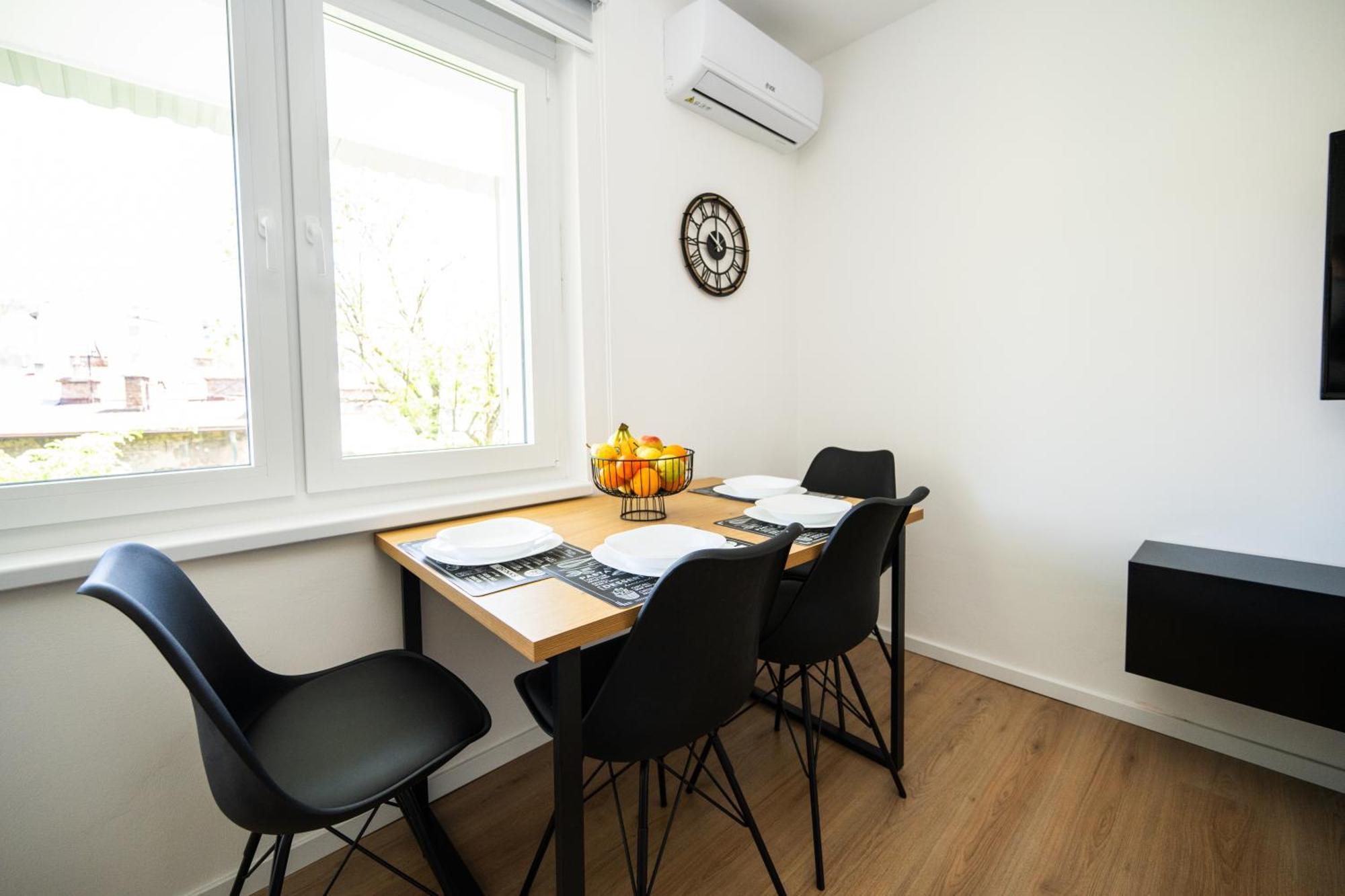 Bright 2Bdr Apartment With Balcony - Free Parking 塞拉耶佛 外观 照片