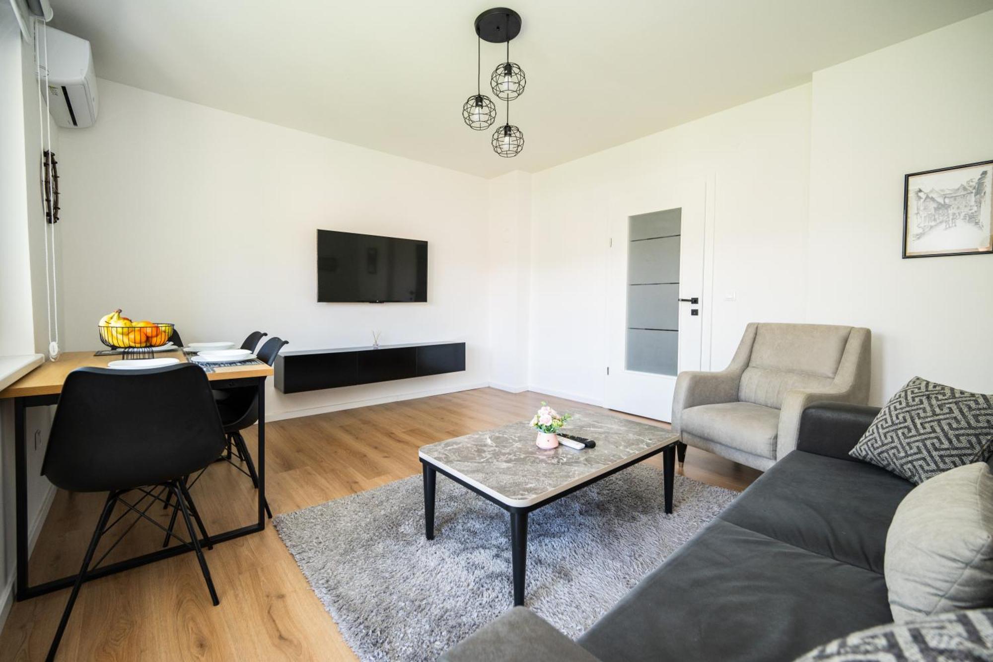 Bright 2Bdr Apartment With Balcony - Free Parking 塞拉耶佛 外观 照片