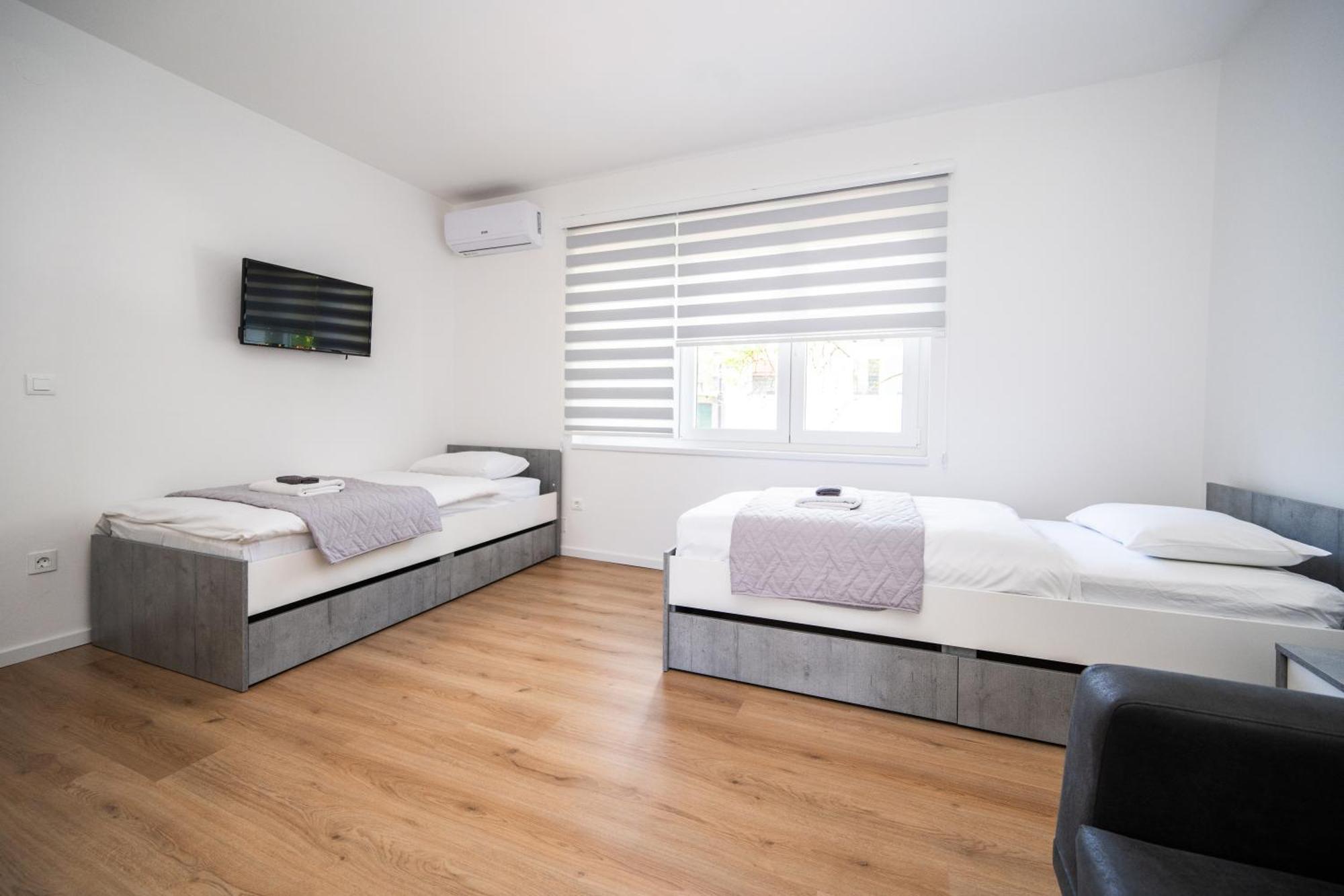 Bright 2Bdr Apartment With Balcony - Free Parking 塞拉耶佛 外观 照片