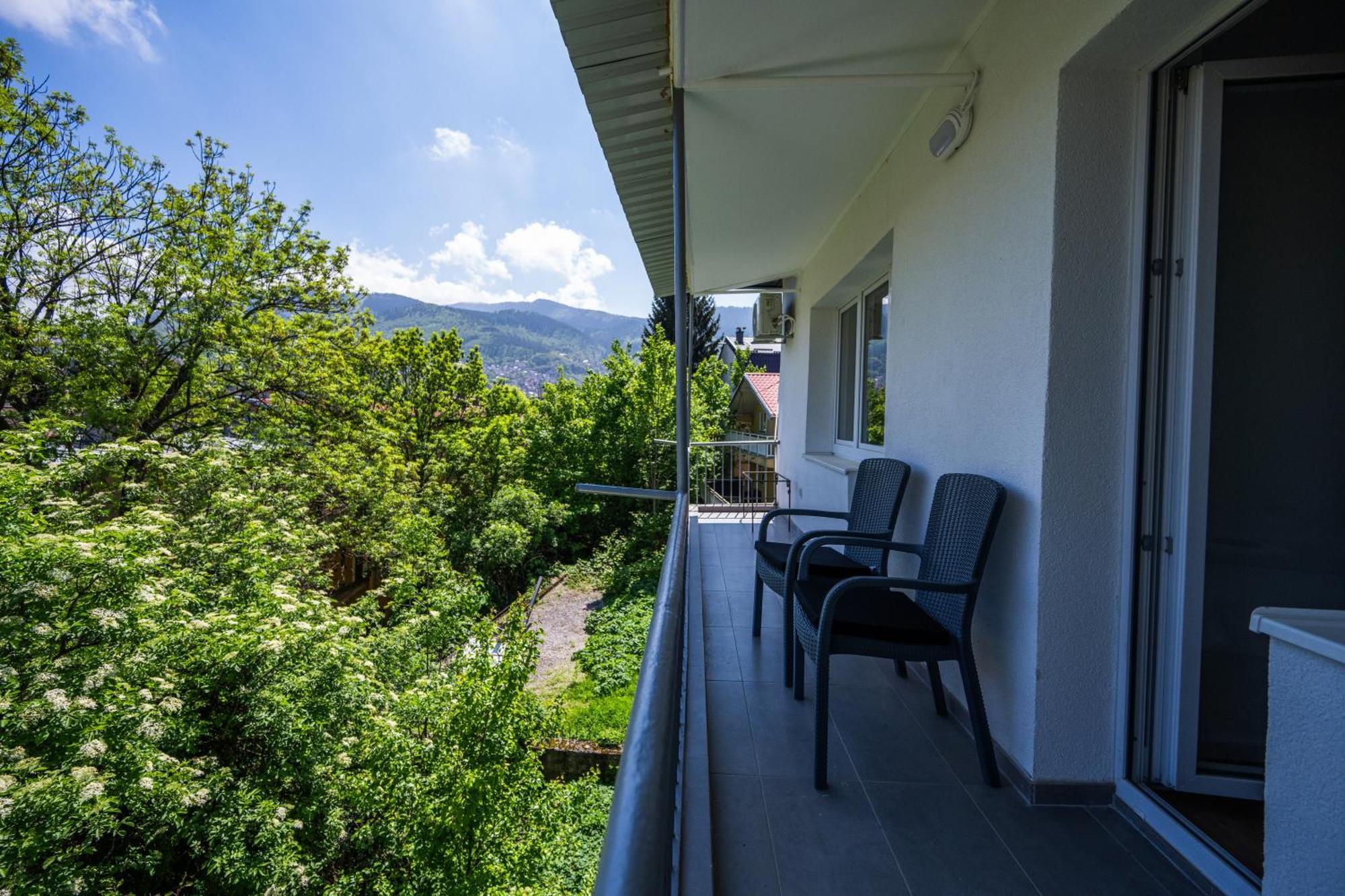 Bright 2Bdr Apartment With Balcony - Free Parking 塞拉耶佛 外观 照片