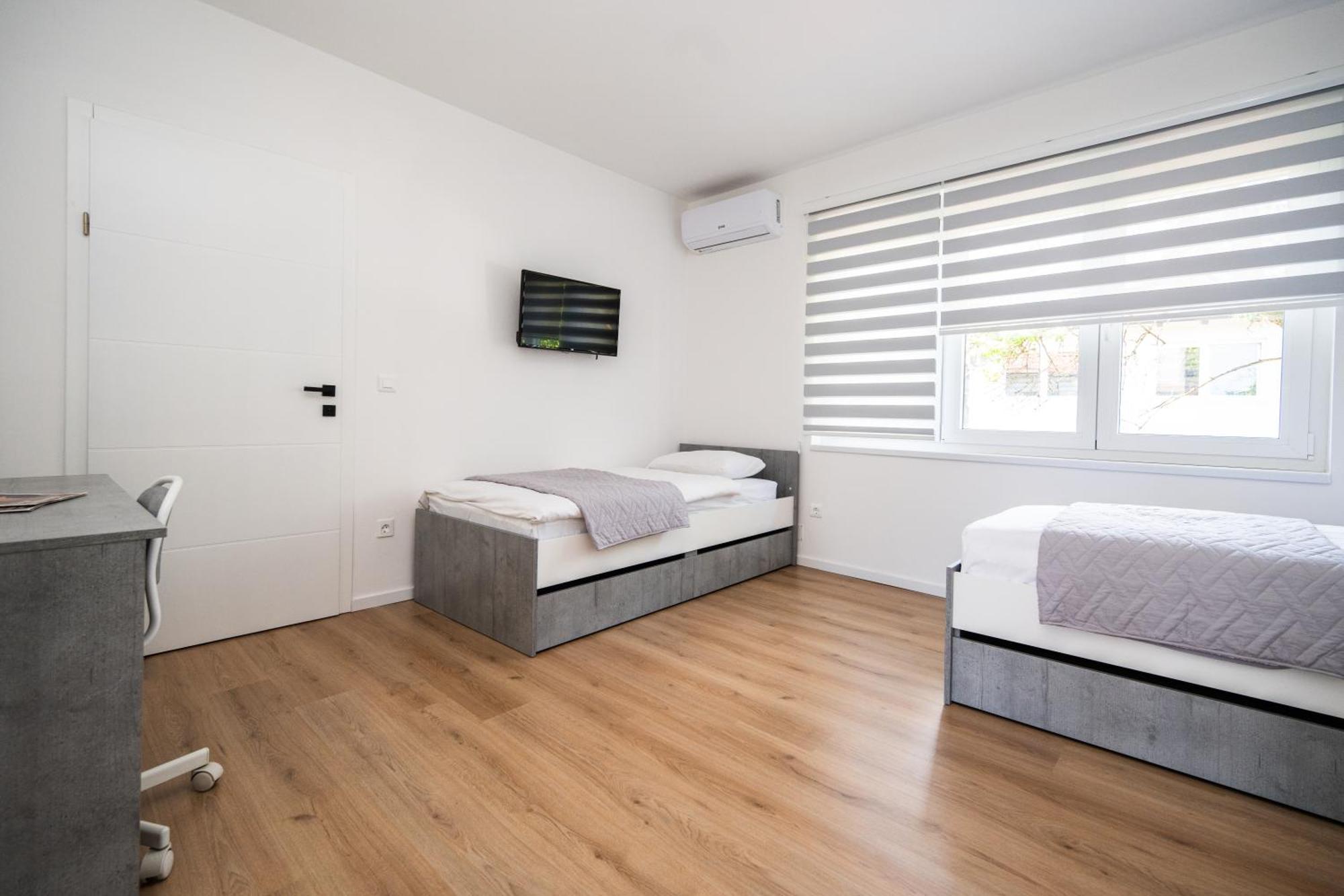 Bright 2Bdr Apartment With Balcony - Free Parking 塞拉耶佛 外观 照片