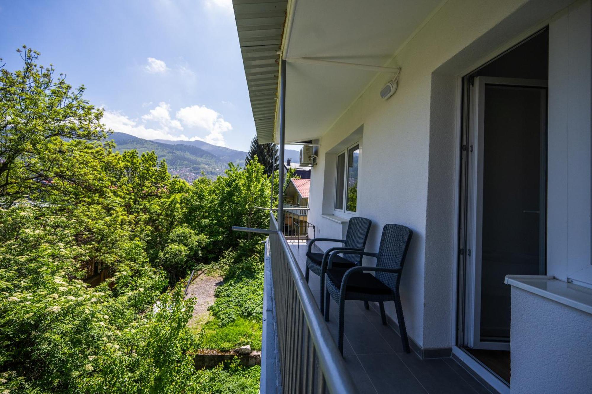 Bright 2Bdr Apartment With Balcony - Free Parking 塞拉耶佛 外观 照片